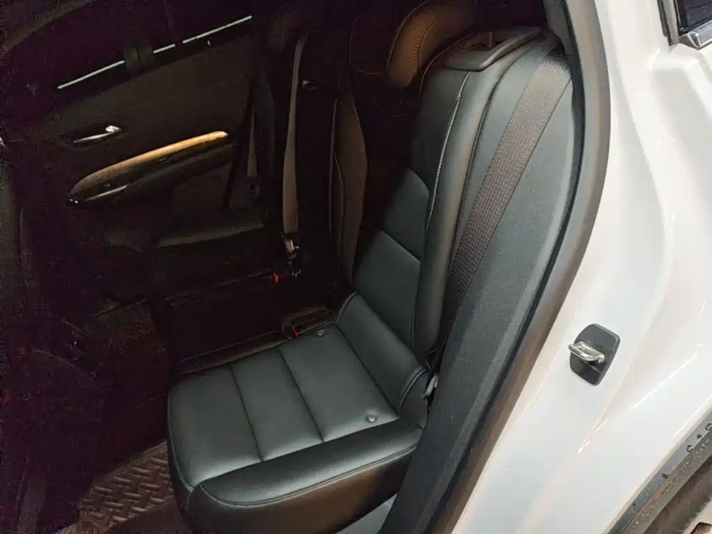 Cadillac XT4 — фото 17