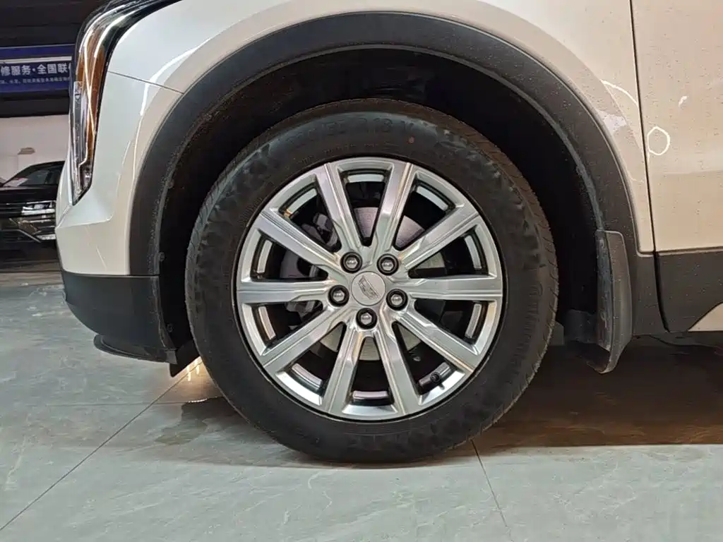 Cadillac XT4 — фото 23