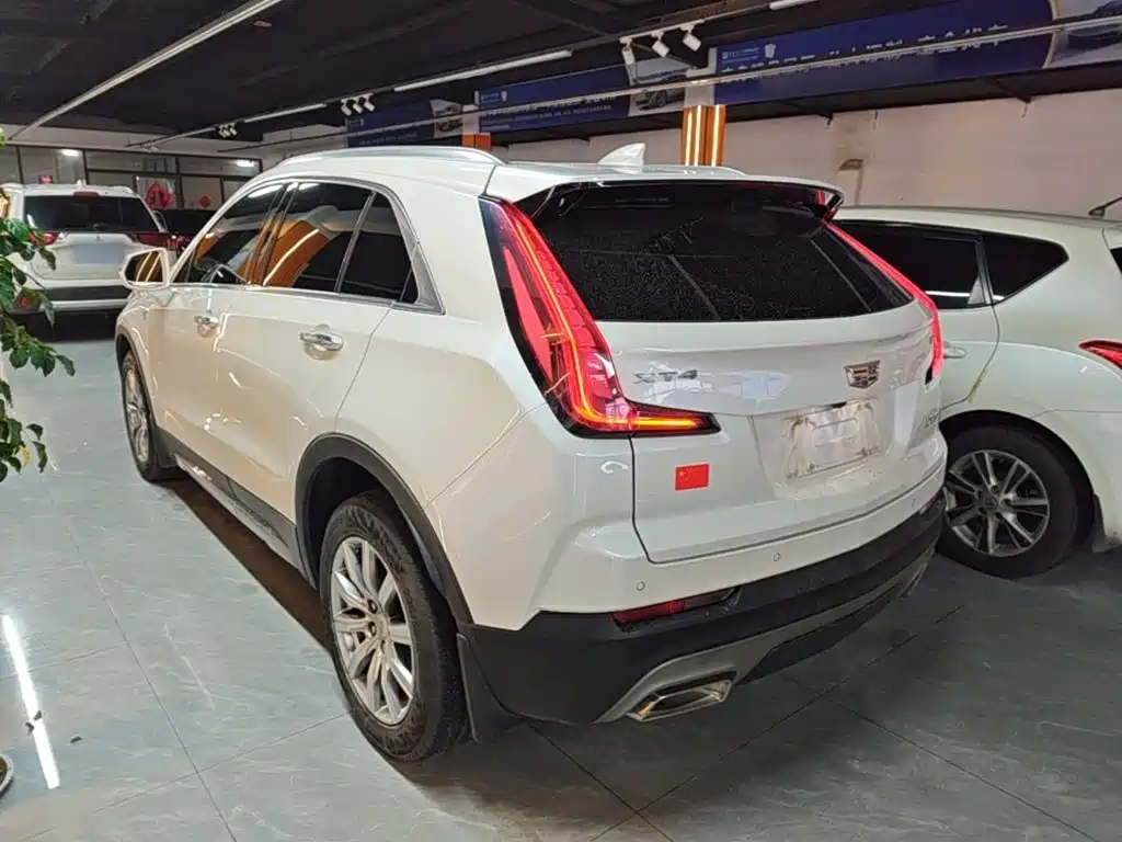 Cadillac XT4 — фото 5