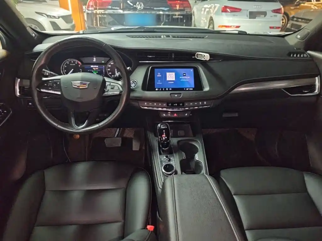 Cadillac XT4 — фото 10