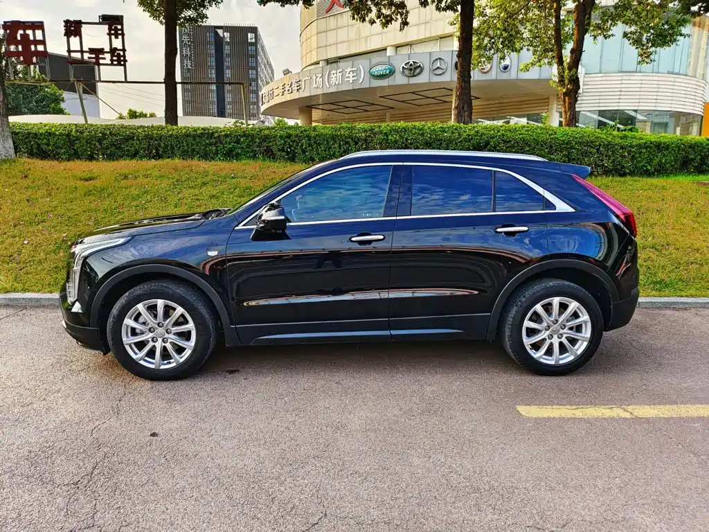 Cadillac XT4 — фото 3