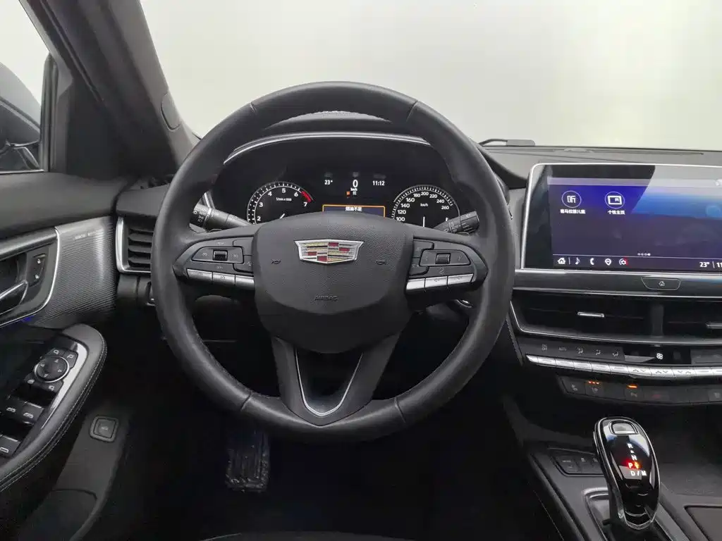 Cadillac CT5 — фото 11