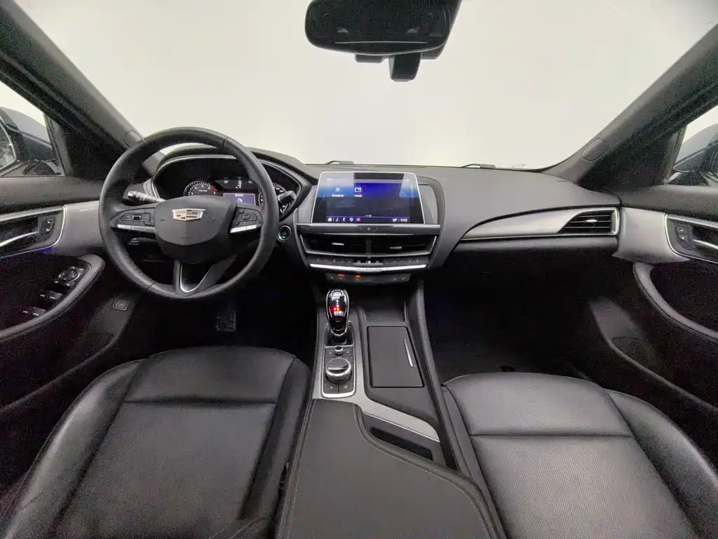 Cadillac CT5 — фото 5