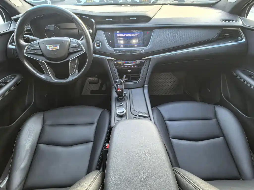 Cadillac XT5 — фото 6