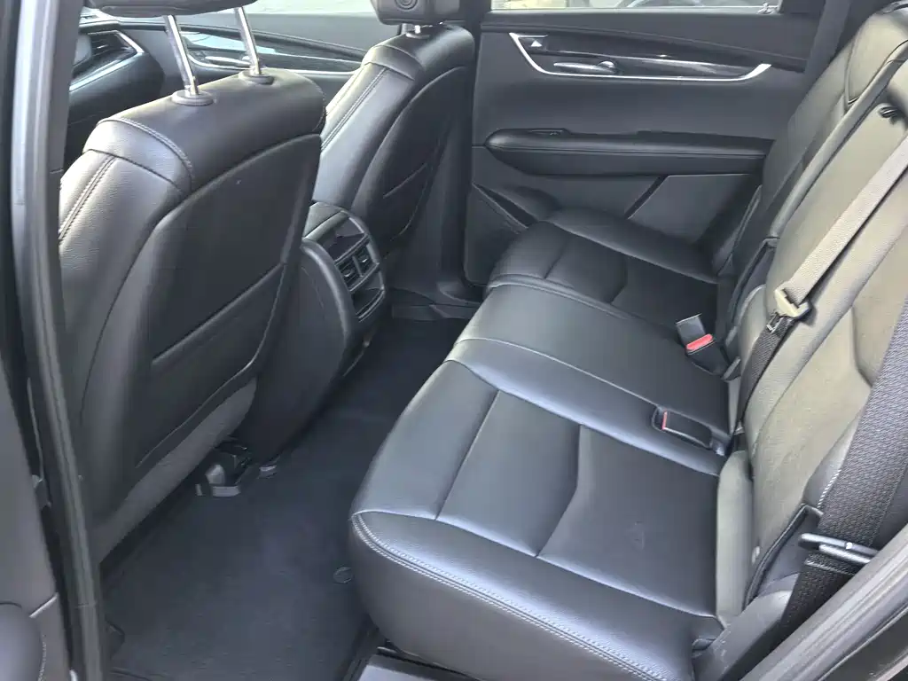 Cadillac XT5 — фото 8