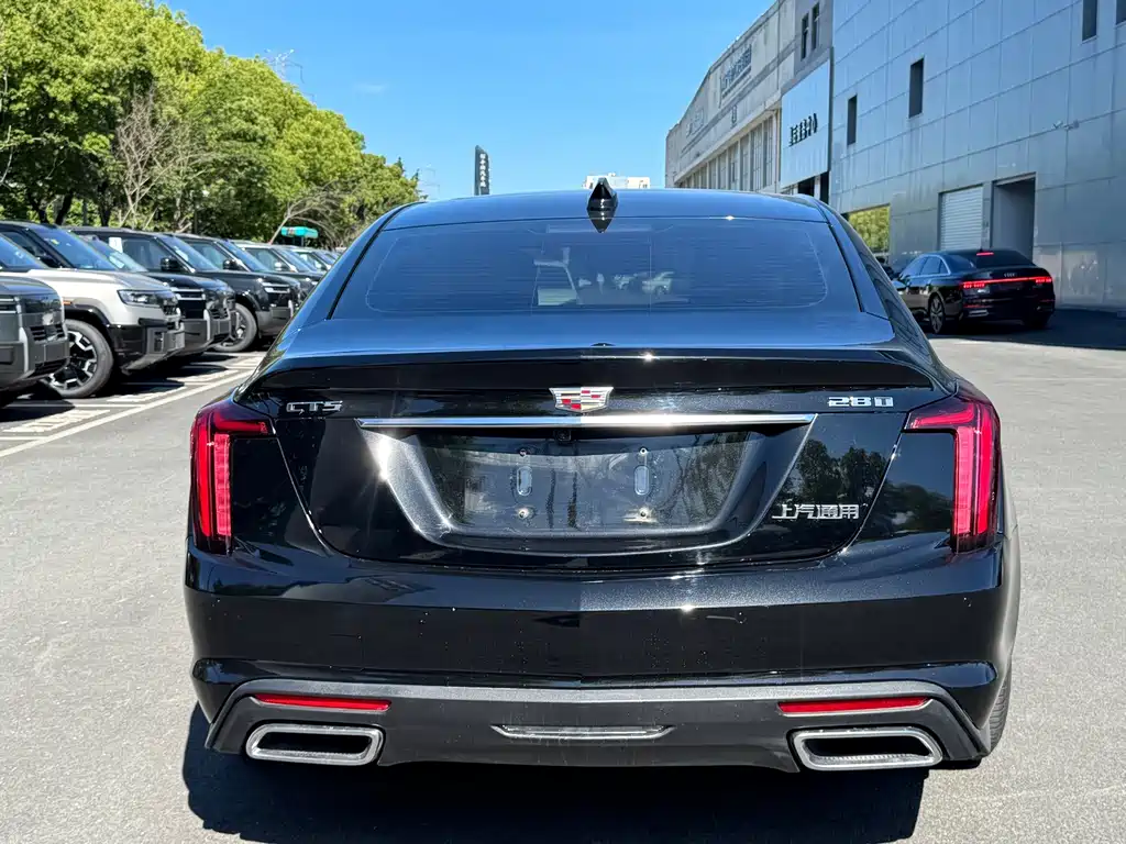Cadillac CT5 — фото 20