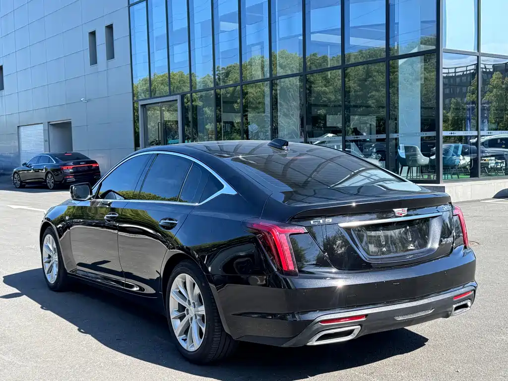 Cadillac CT5 — фото 21