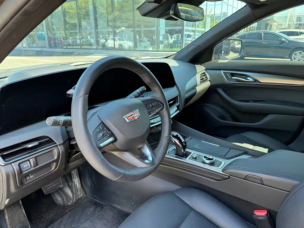Cadillac CT5 — фото 5
