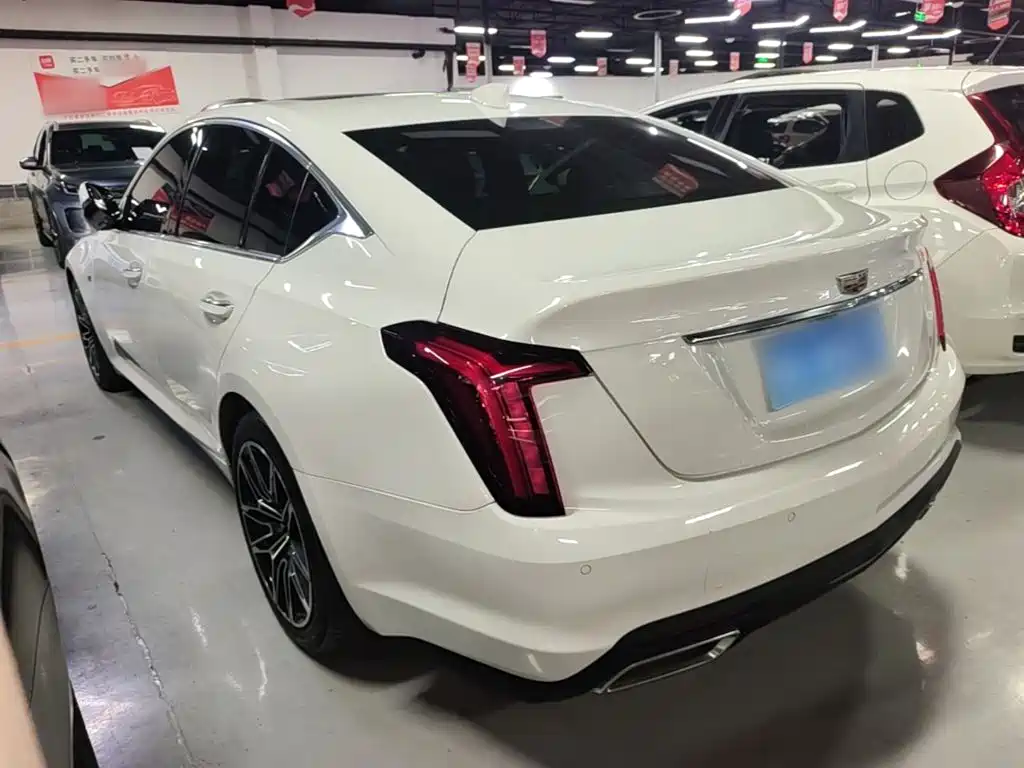 Cadillac CT5 — фото 5
