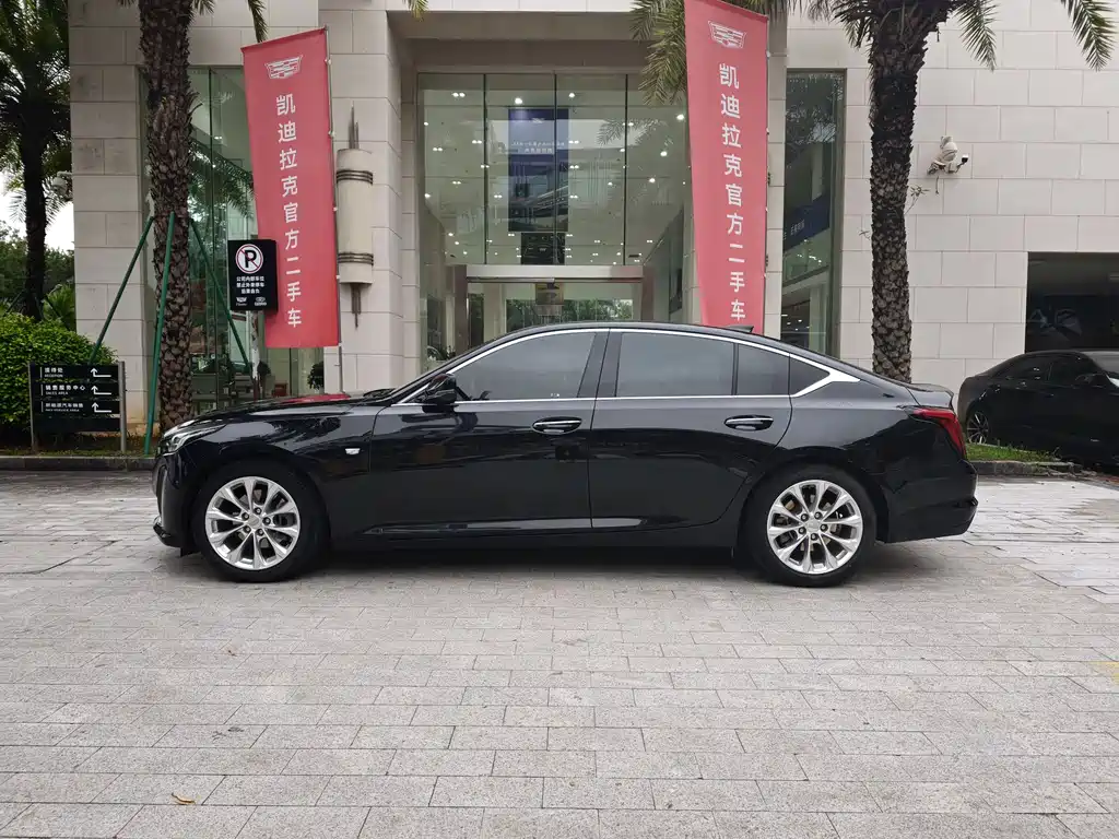 Cadillac CT5 — фото 5