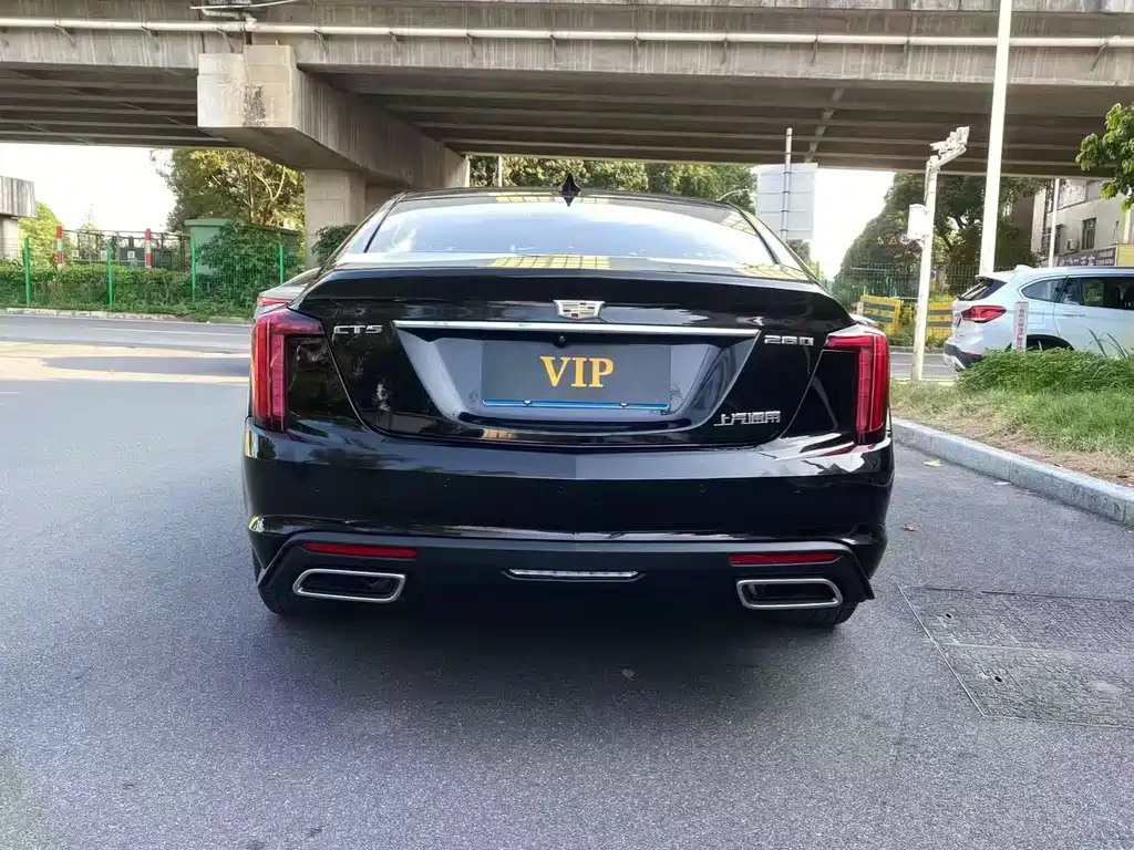 Cadillac CT5 — фото 8
