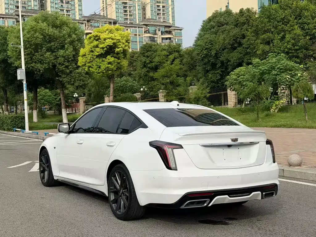 Cadillac CT5 — фото 7