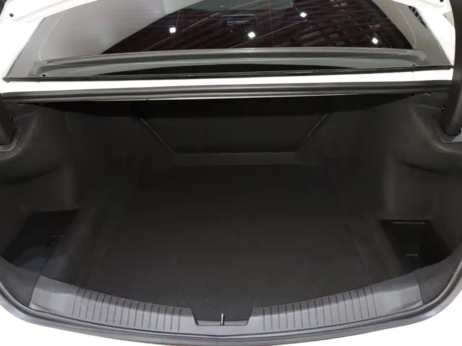 Cadillac CT5 — фото 17