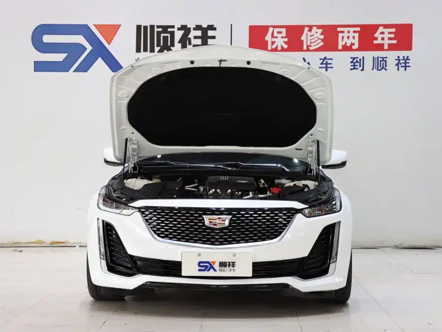 Cadillac CT5 — фото 19