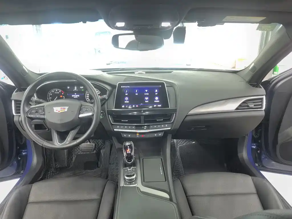 Cadillac CT5 — фото 10
