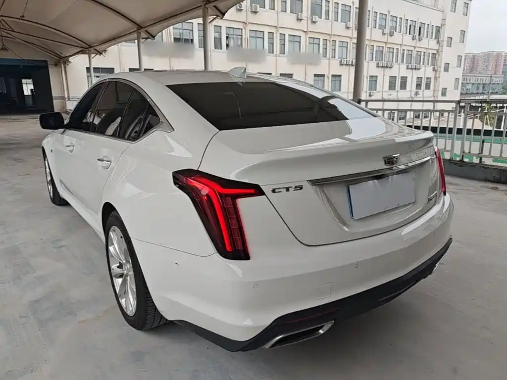 Cadillac CT5 — фото 5