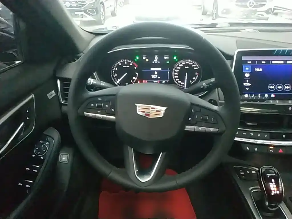Cadillac CT5 — фото 11