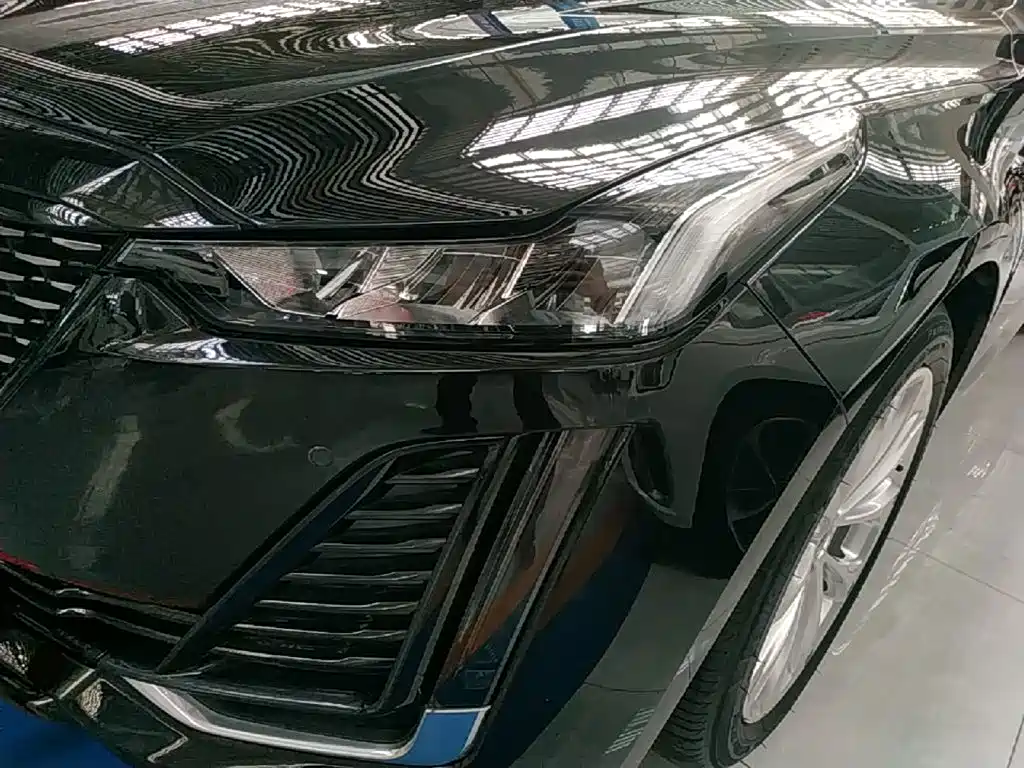 Cadillac CT5 — фото 24