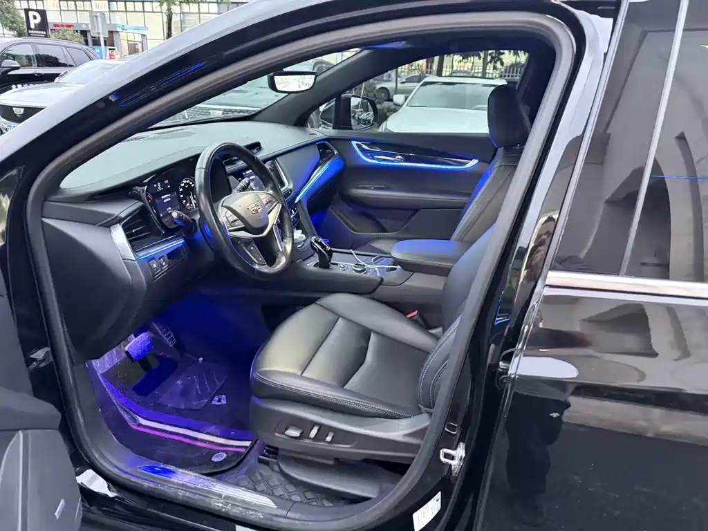 Cadillac XT5 — фото 7