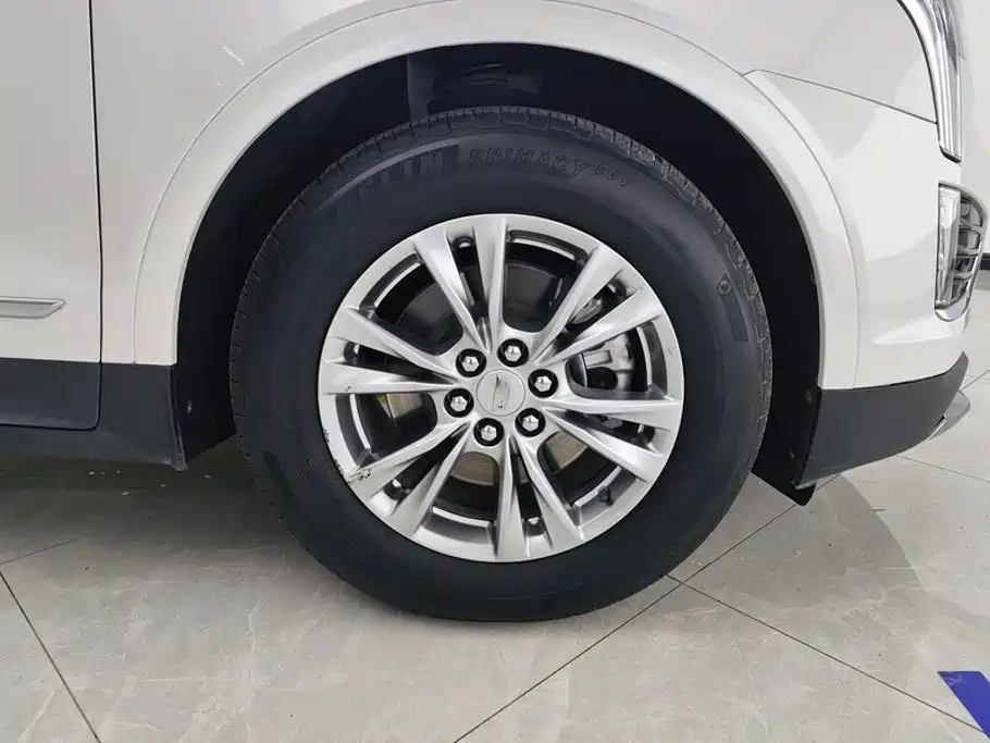 Cadillac XT5 — фото 6