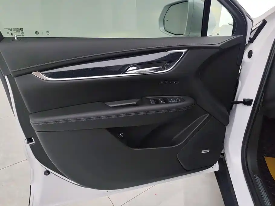Cadillac XT5 — фото 7