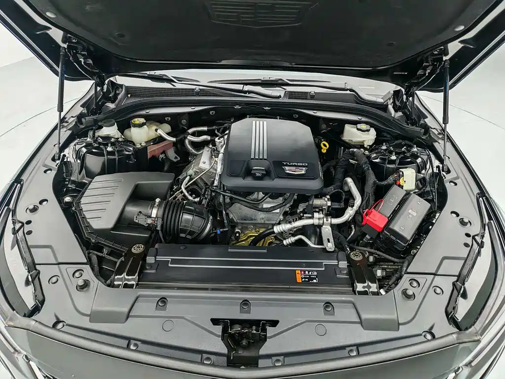 Cadillac CT5 — фото 13