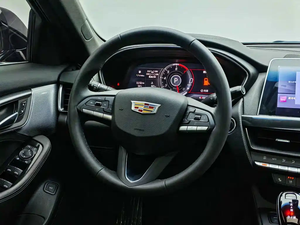 Cadillac CT5 — фото 10