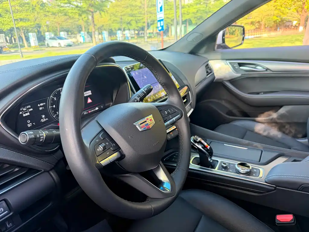 Cadillac CT5 — фото 14