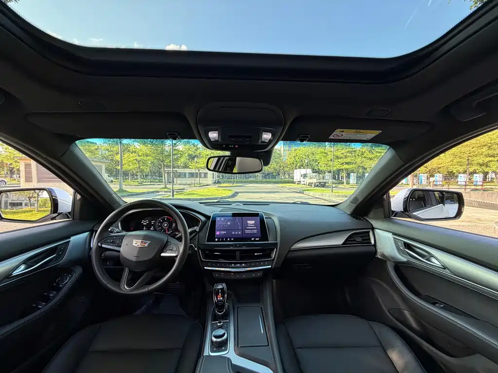 Cadillac CT5 — фото 17