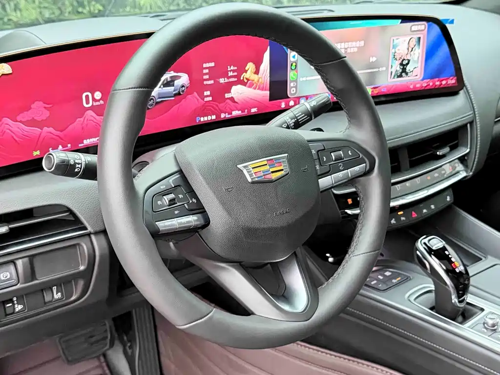 Cadillac CT5 — фото 2