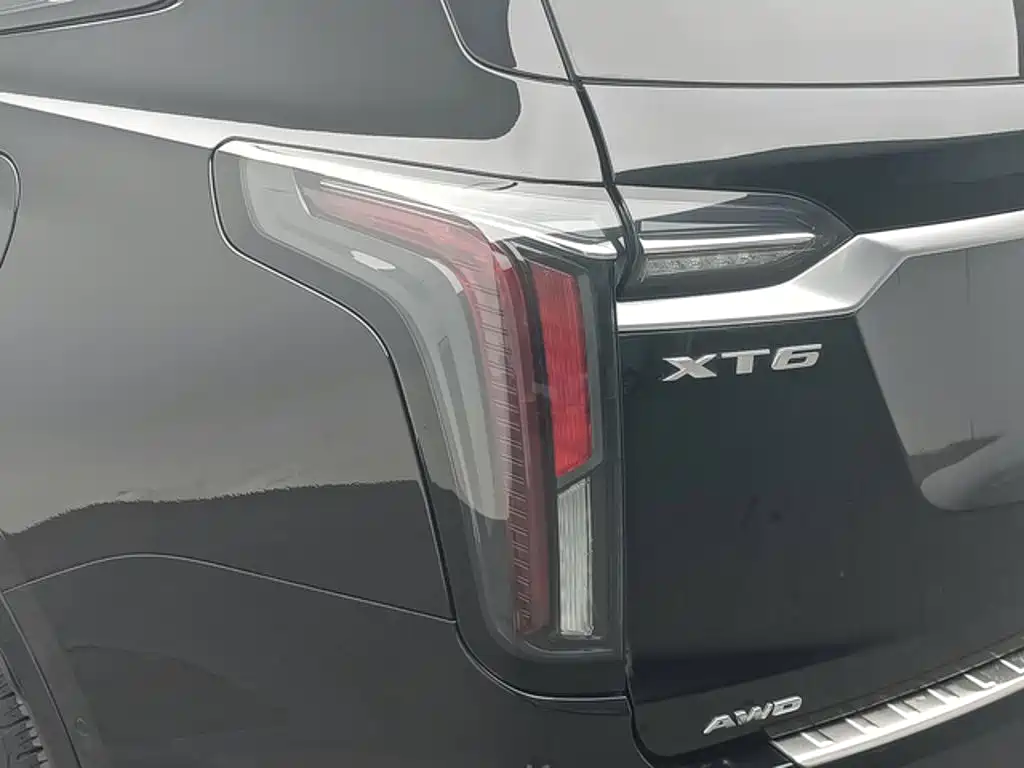 Cadillac XT6 — фото 14