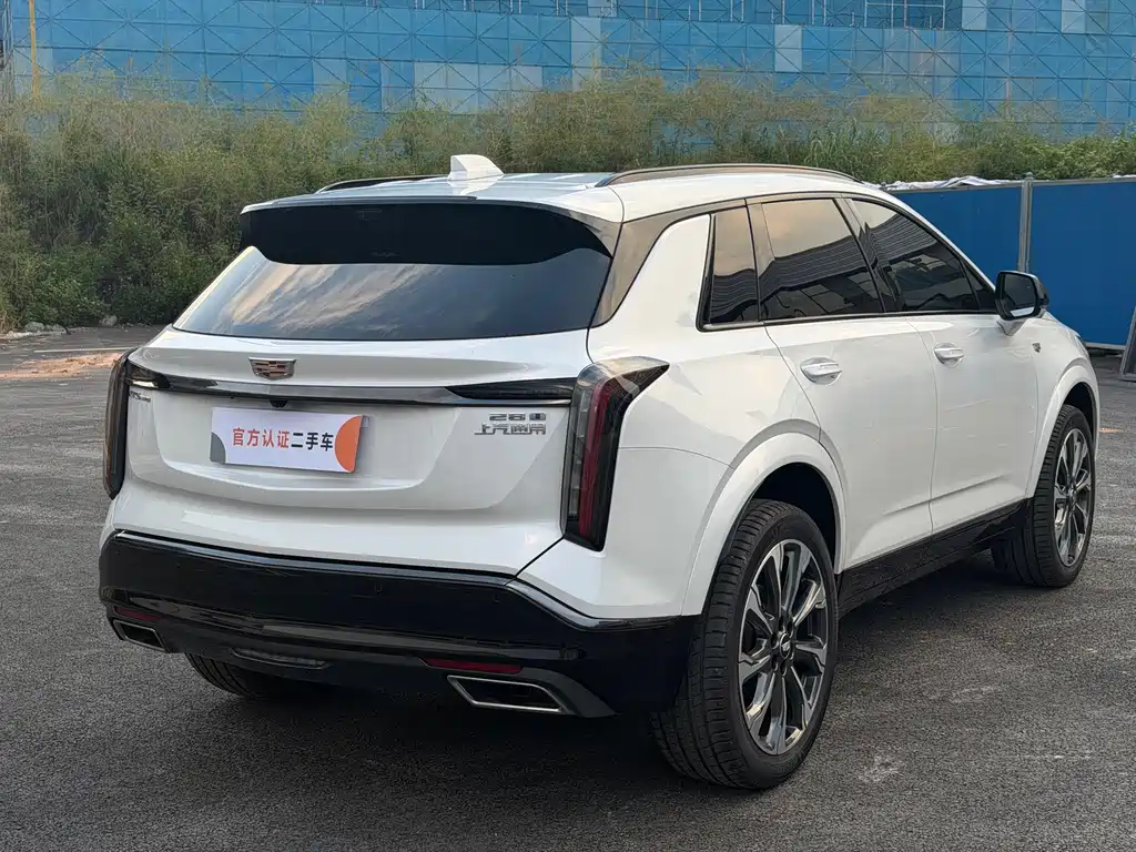 Cadillac XT5 — фото 13