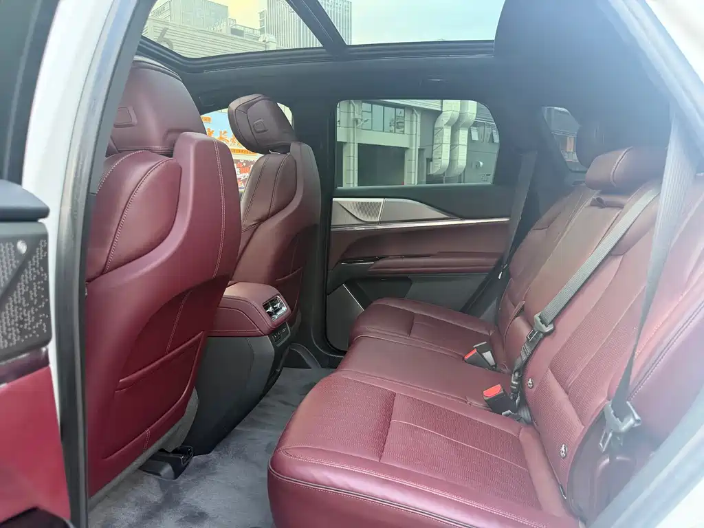 Cadillac XT5 — фото 5