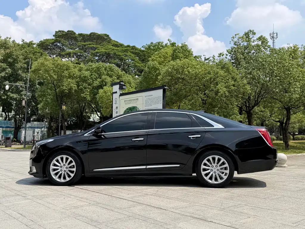 Cadillac XTS — фото 4