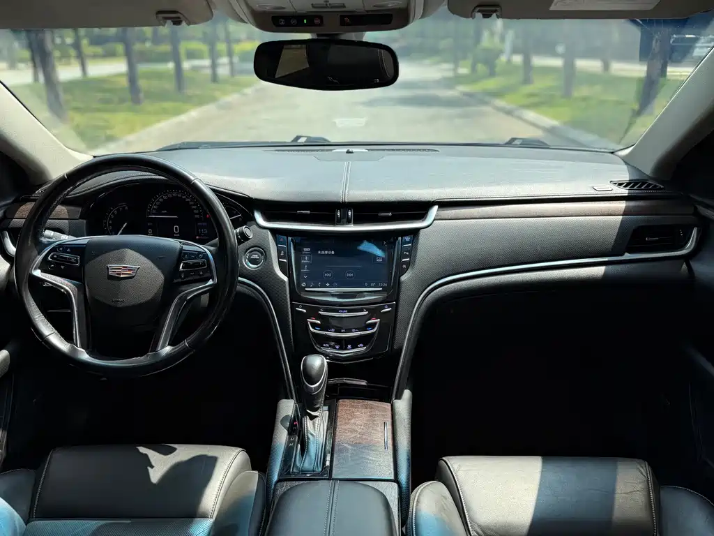 Cadillac XTS — фото 10