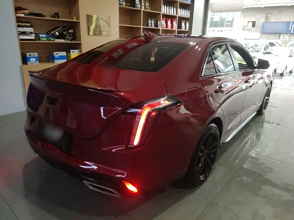 Cadillac CT4 — фото 7