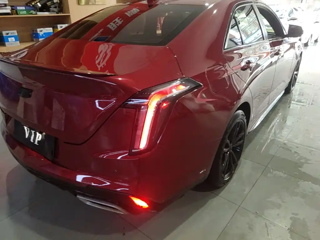 Cadillac CT4 — фото 8