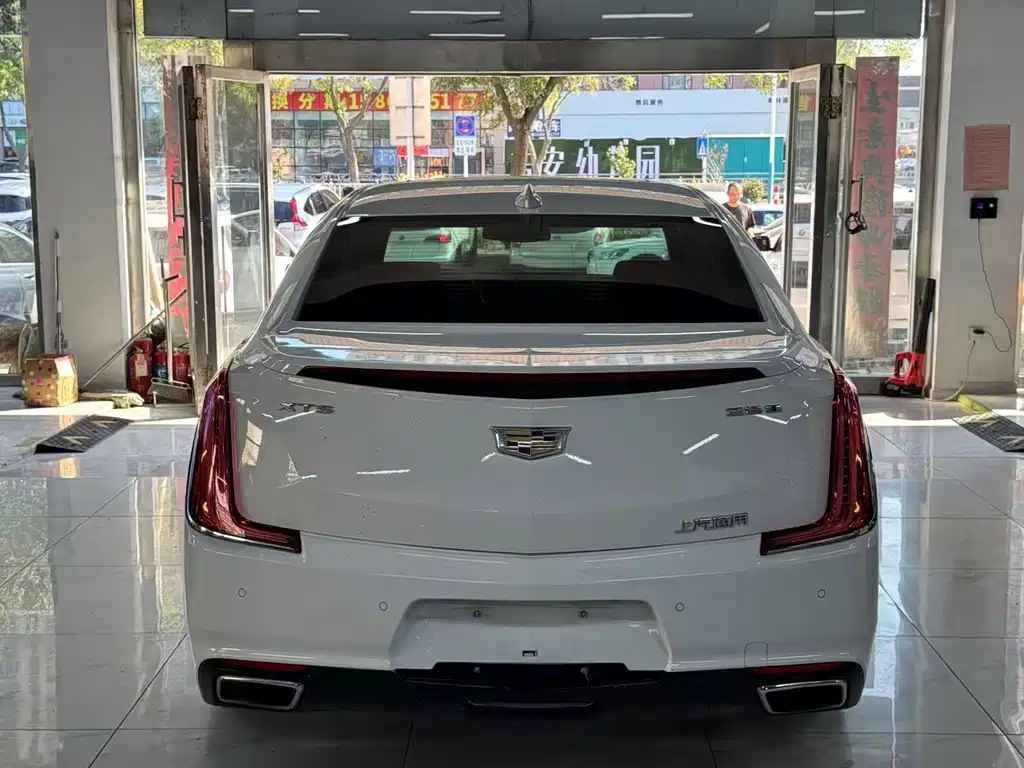 Cadillac XTS — фото 4
