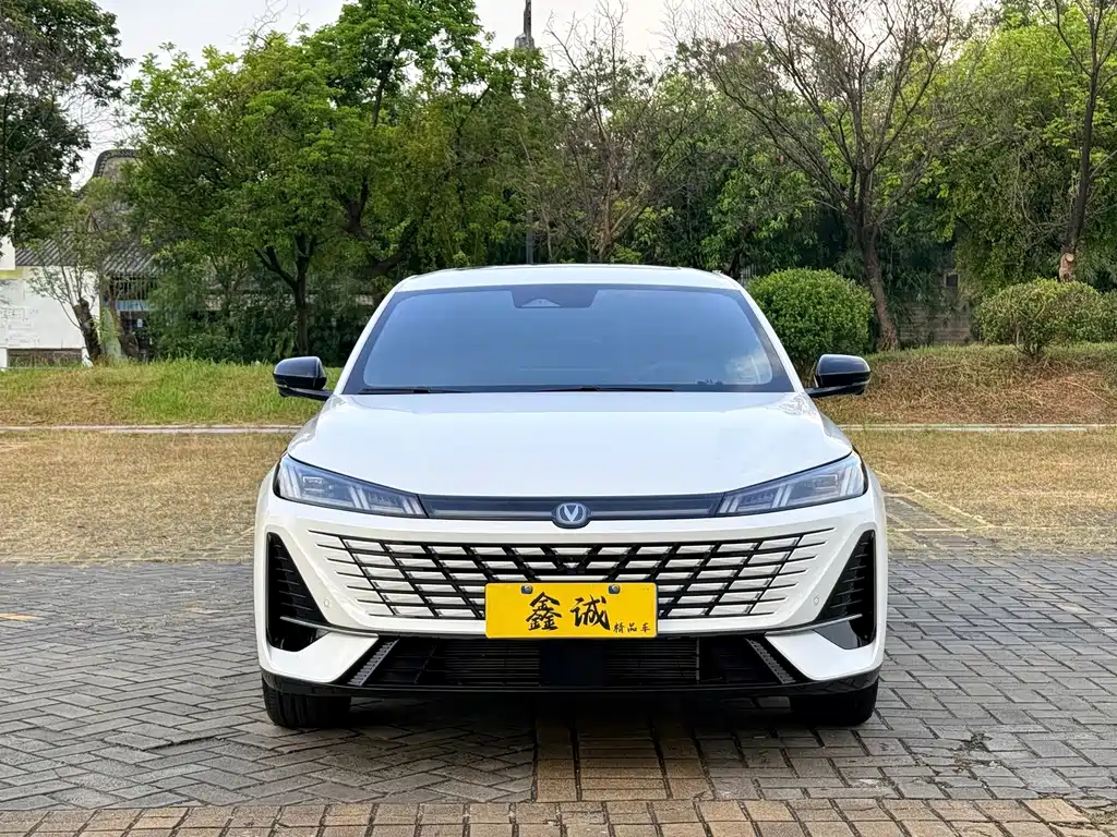 Changan Eado — фото 3