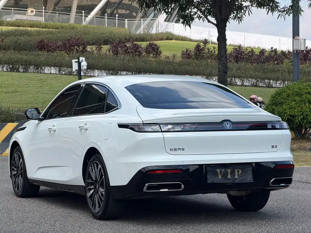 Changan Eado — фото 34