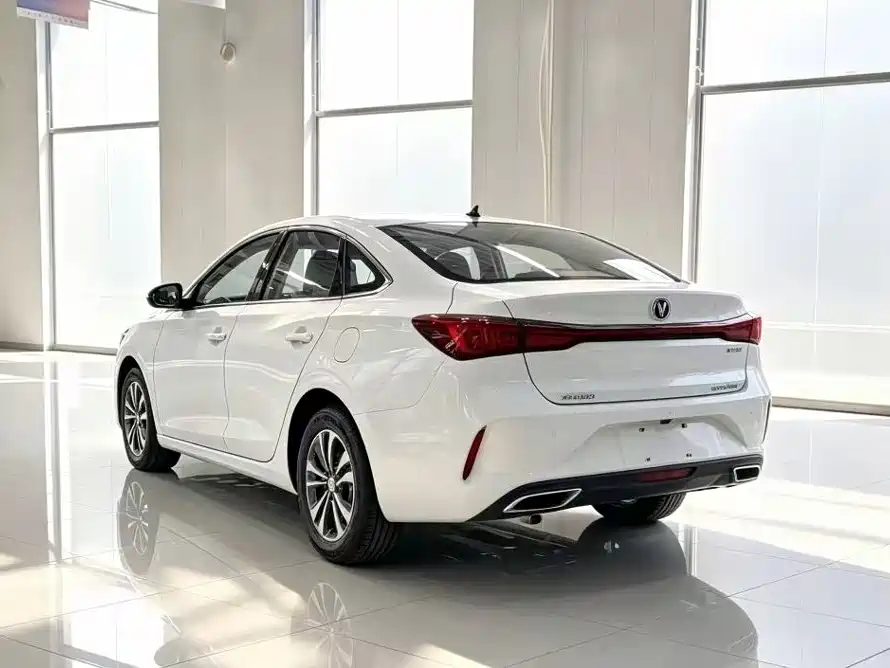 Changan Eado — фото 9