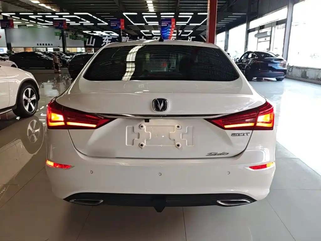 Changan Eado — фото 6
