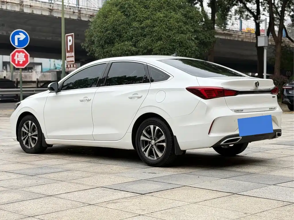 Changan Eado — фото 9