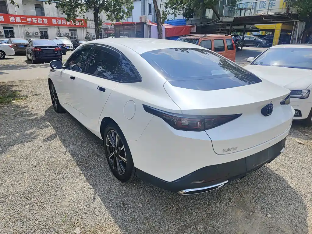 Changan Eado — фото 15
