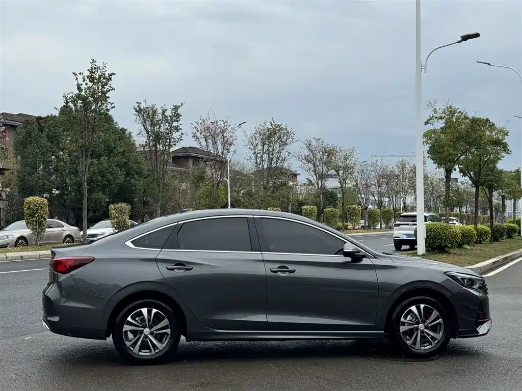 Changan Eado — фото 14