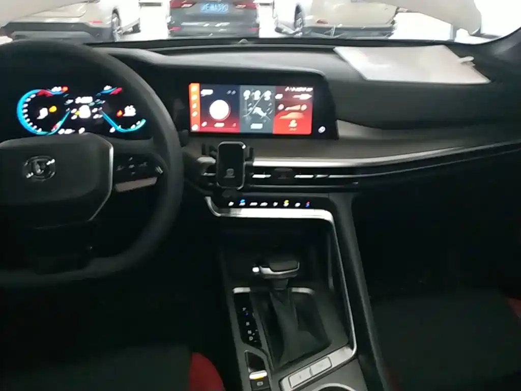 Changan CS35PLUS — фото 13