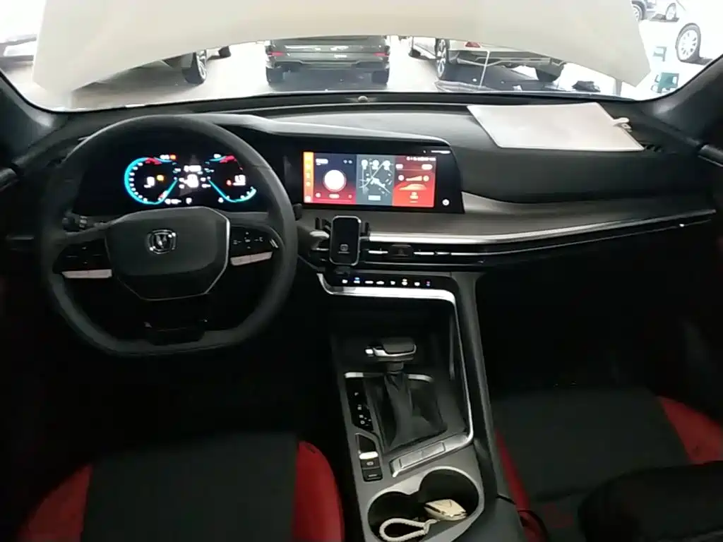 Changan CS35PLUS — фото 10
