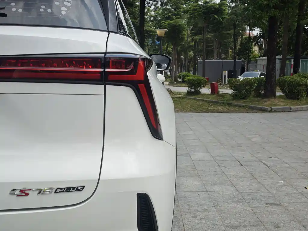 Changan CS75 PLUS — фото 9