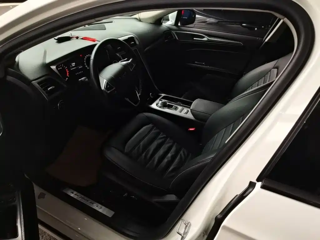 Ford Mondeo — фото 15
