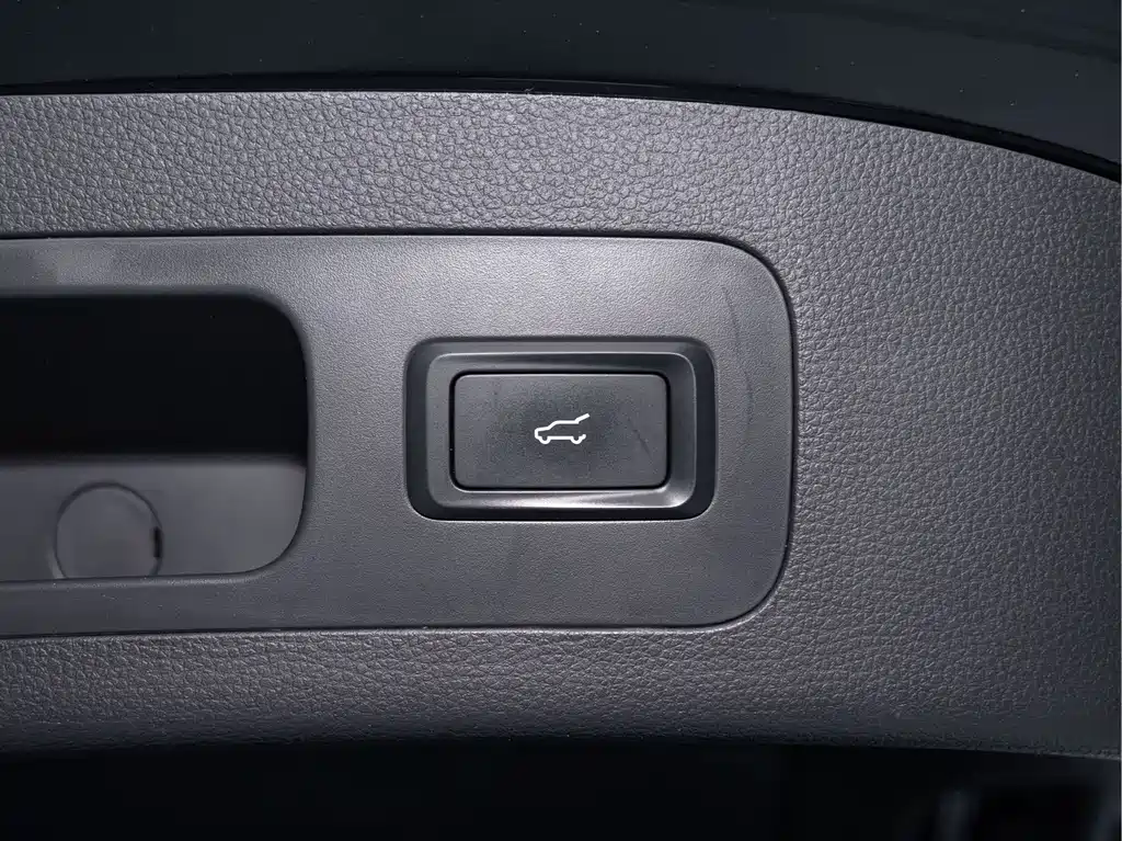 Ford Equator Sport — фото 15